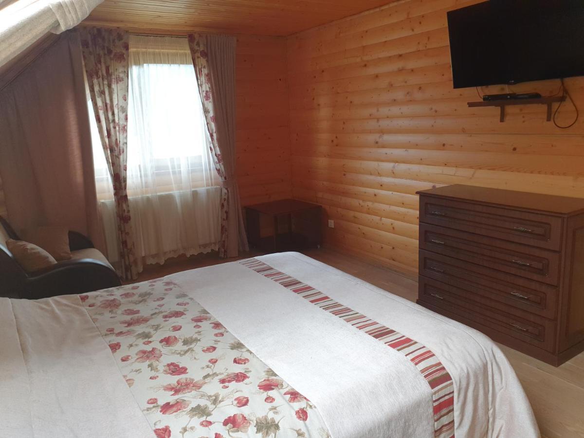 Chalet 888 Cottages Palyanytsya Exterior photo